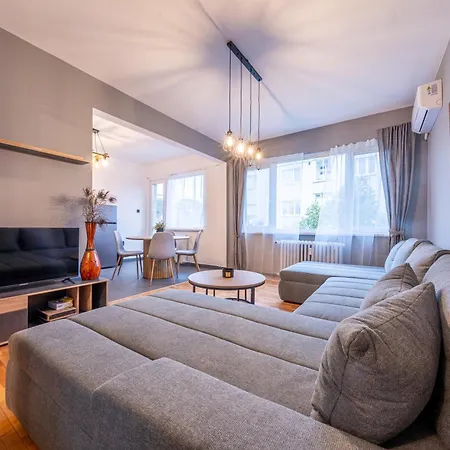 Urban Elegance By Park Zaimov By Kvartiri Ltd 아파트 *